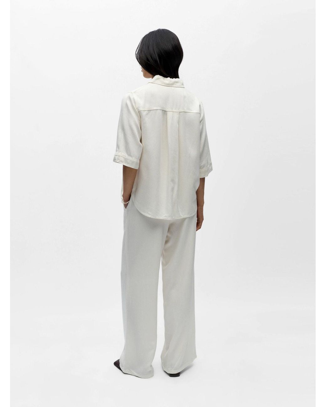 Object White Bluse Objframe
