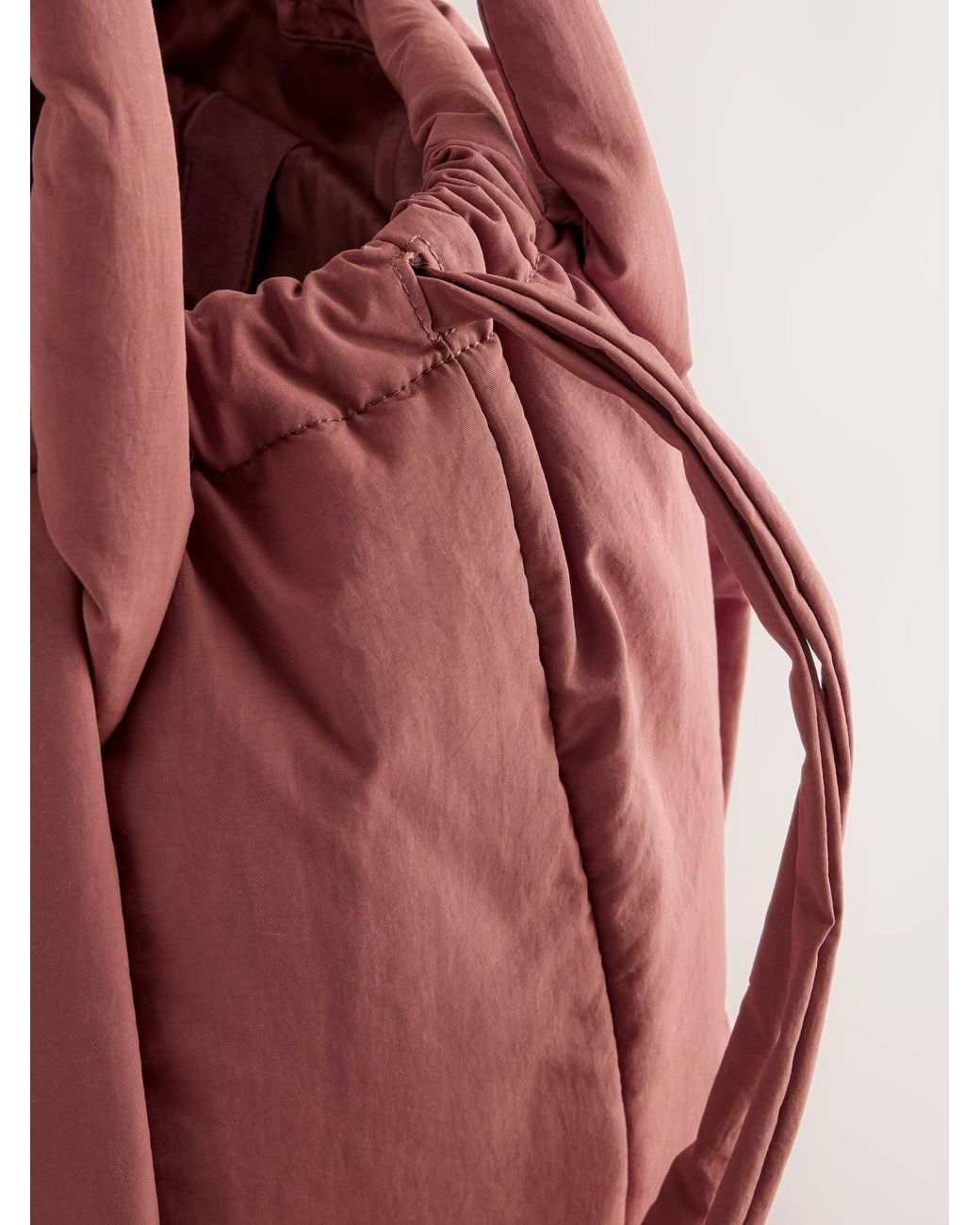 Self Red Shopper