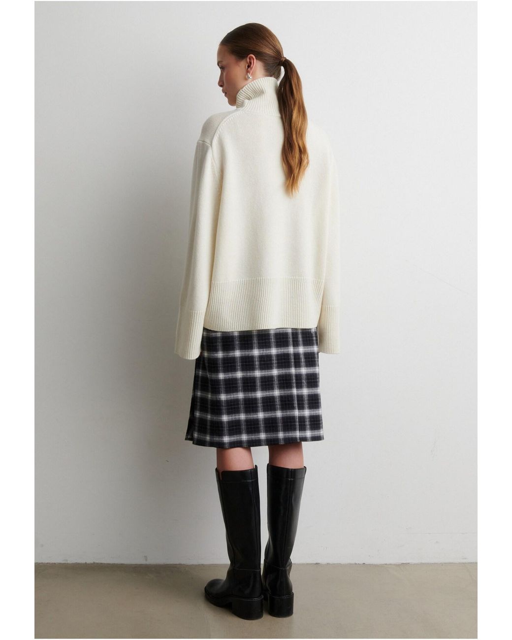 Second Female White Pullover