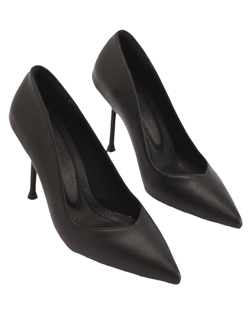Limoya Black Pumps