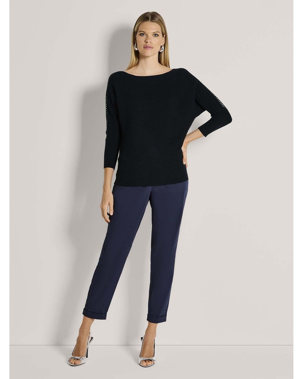 Madeleine Black Pullover