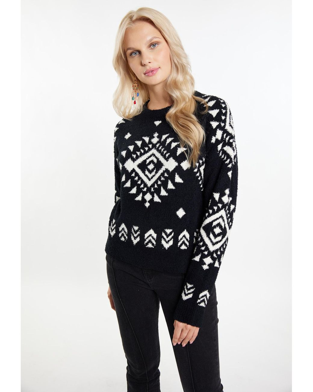 IZIA Black Pullover Hoona
