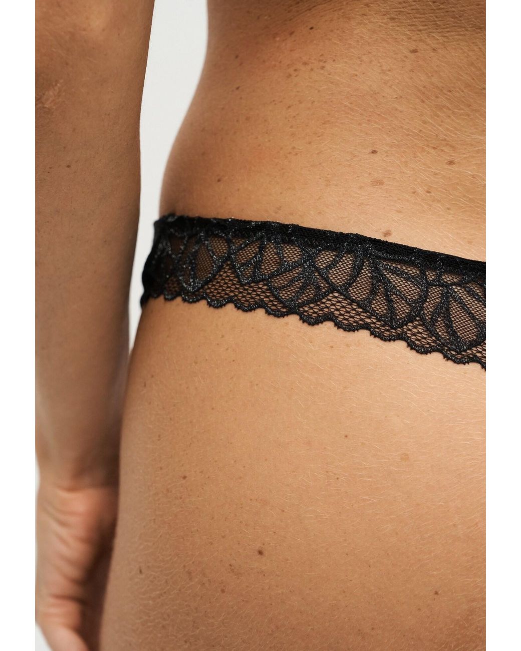 Triumph Black String Pretty