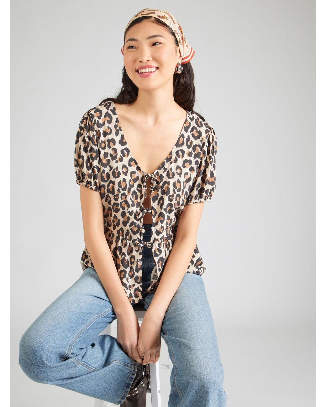 Sublevel White Bluse