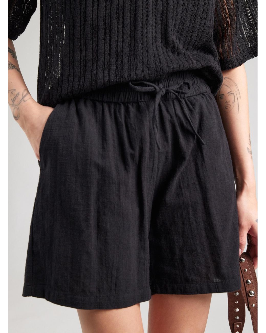 ONLY Black Shorts Onltizana