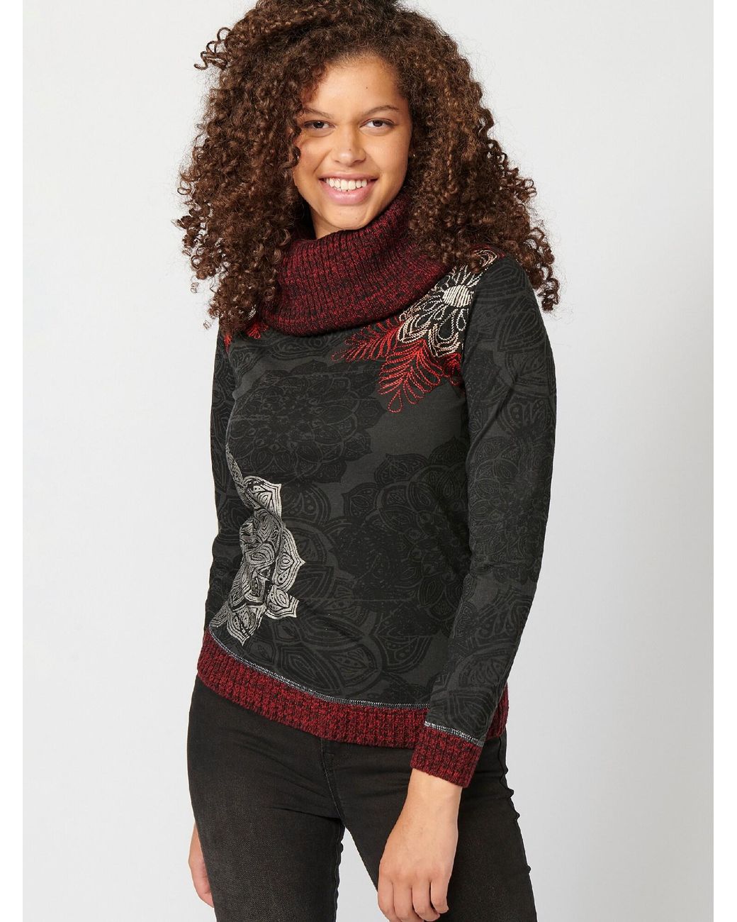 Koröshi Black Pullover