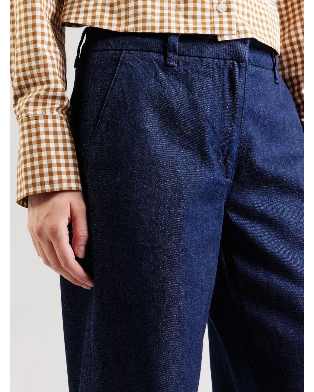 Comma, Blue Jeans