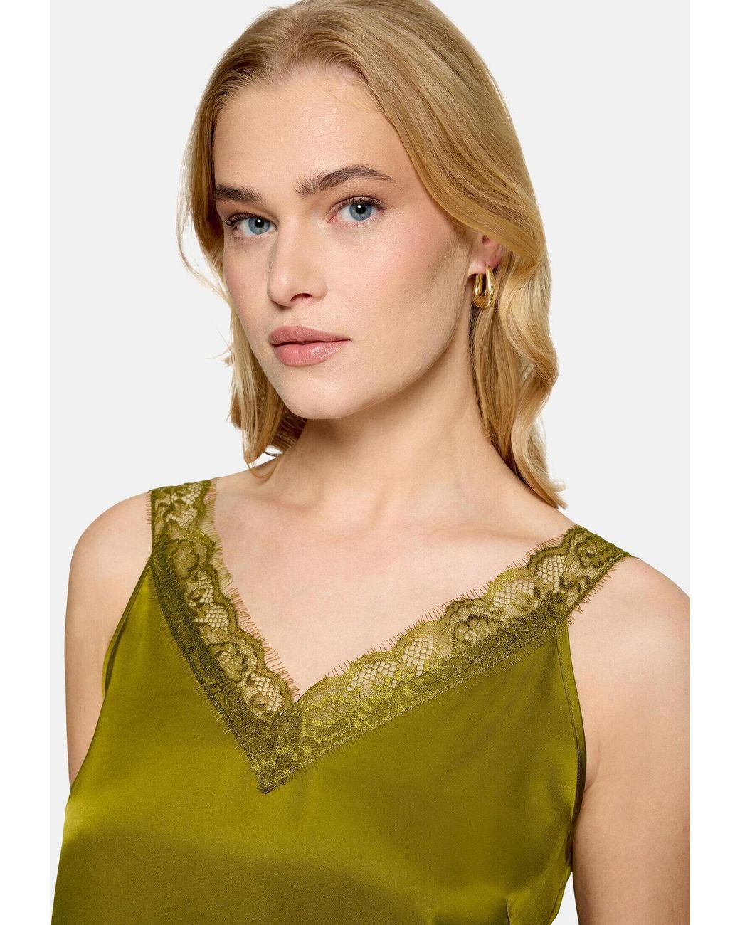 Zero Green Basic-Top Mit V-Ausschnitt