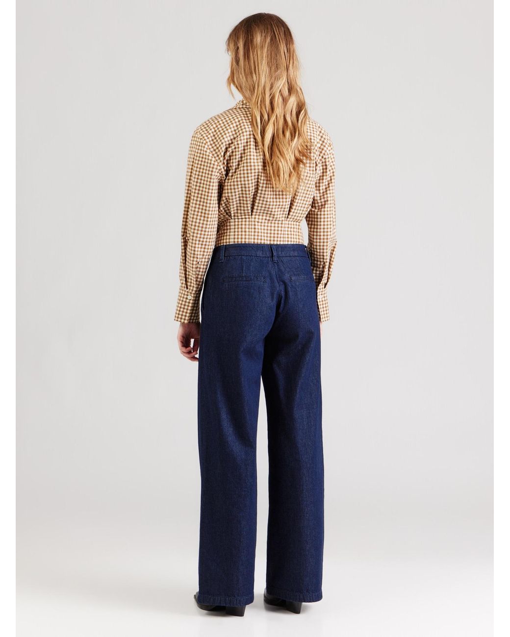 Comma, Blue Jeans