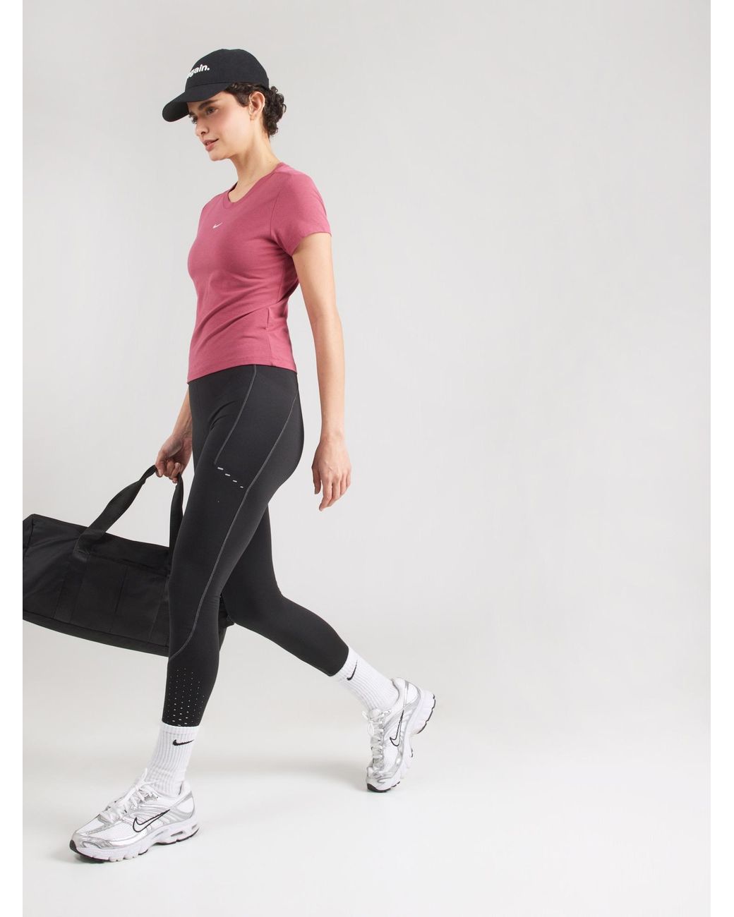 Nike Pink T-Shirt Chll