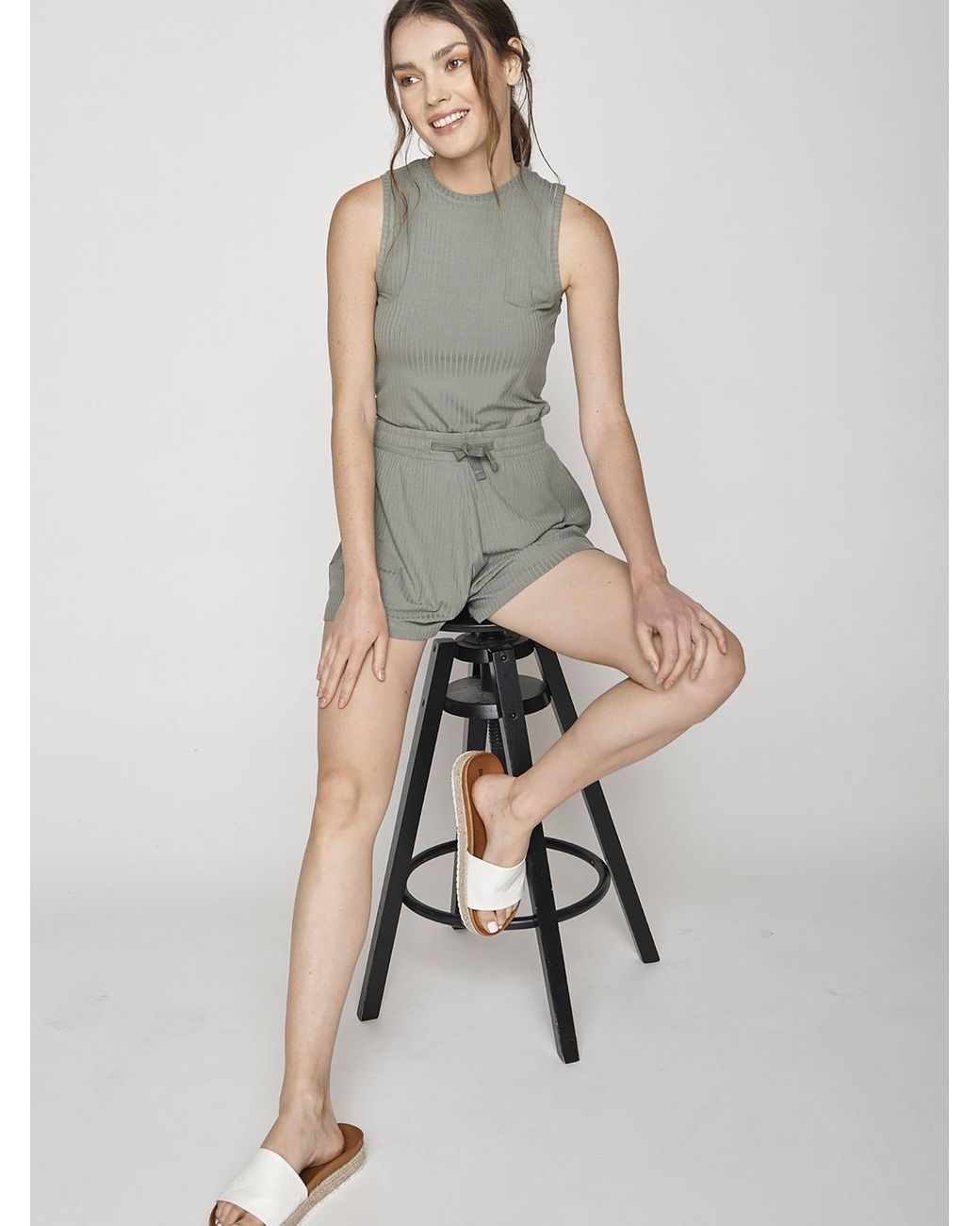 GreenBomb Gray Top Basic Few