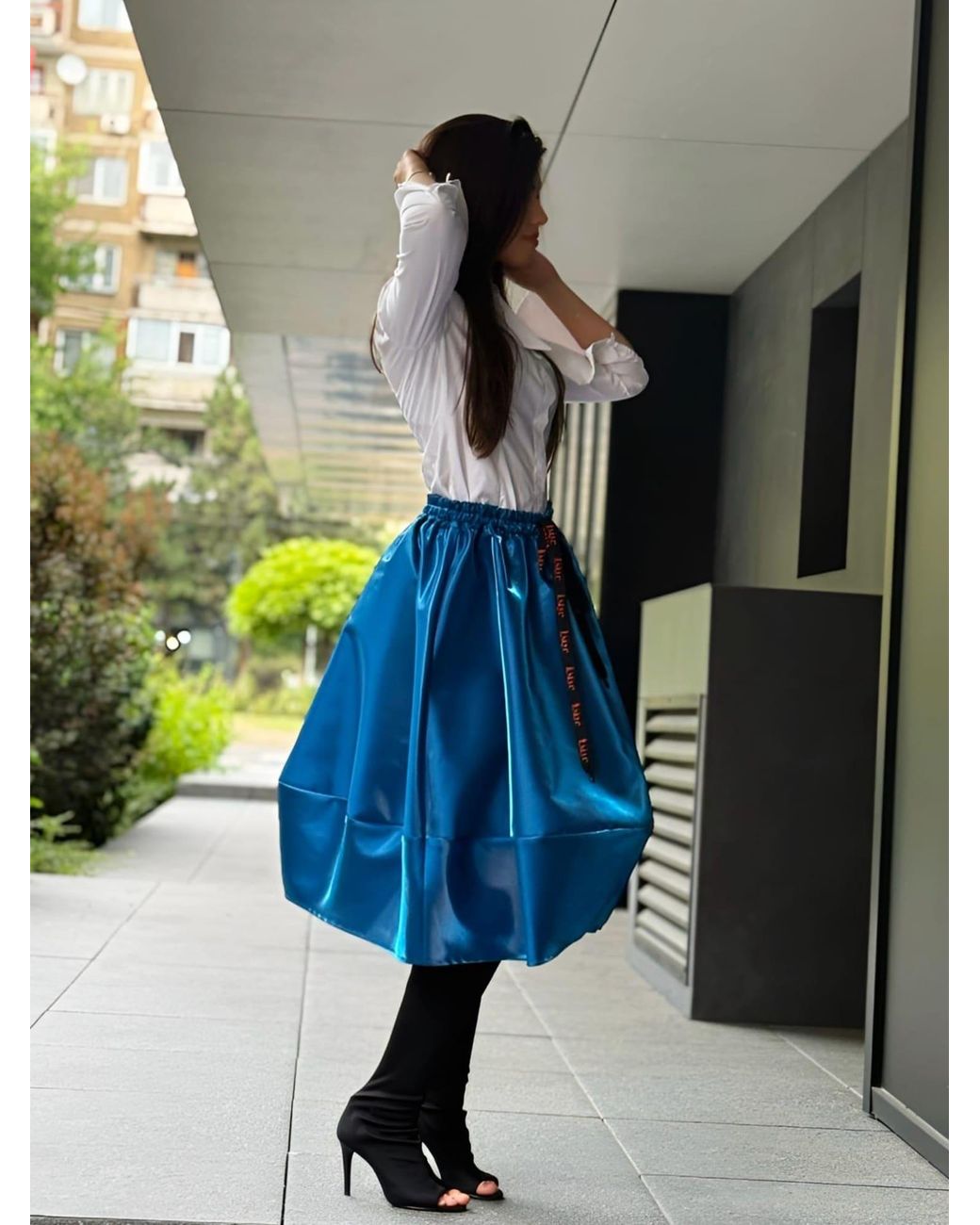 Unique Blue Rock Taffeta Balloon Skirt