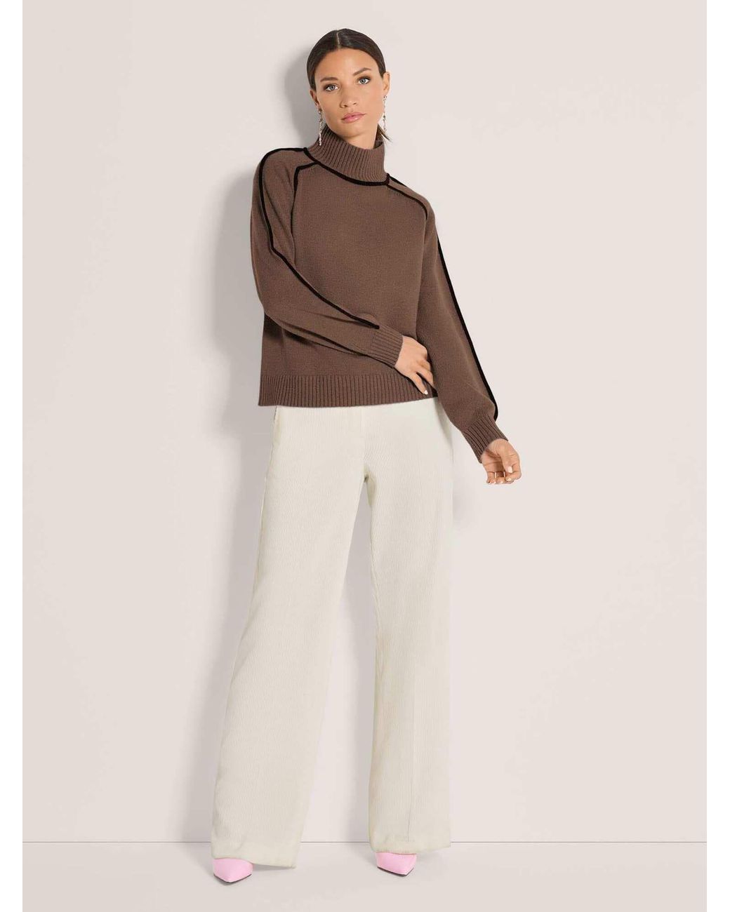 Madeleine Brown Pullover