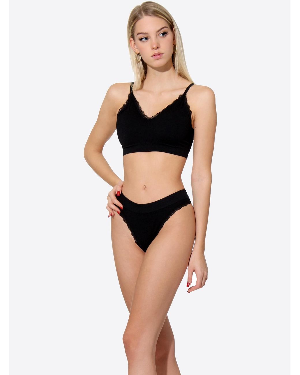 Yenita Black String