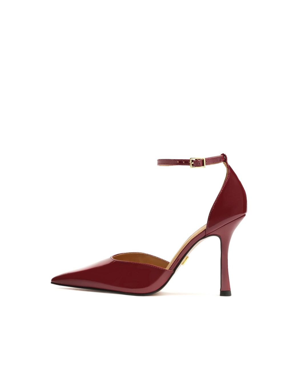 Kazar White Pumps