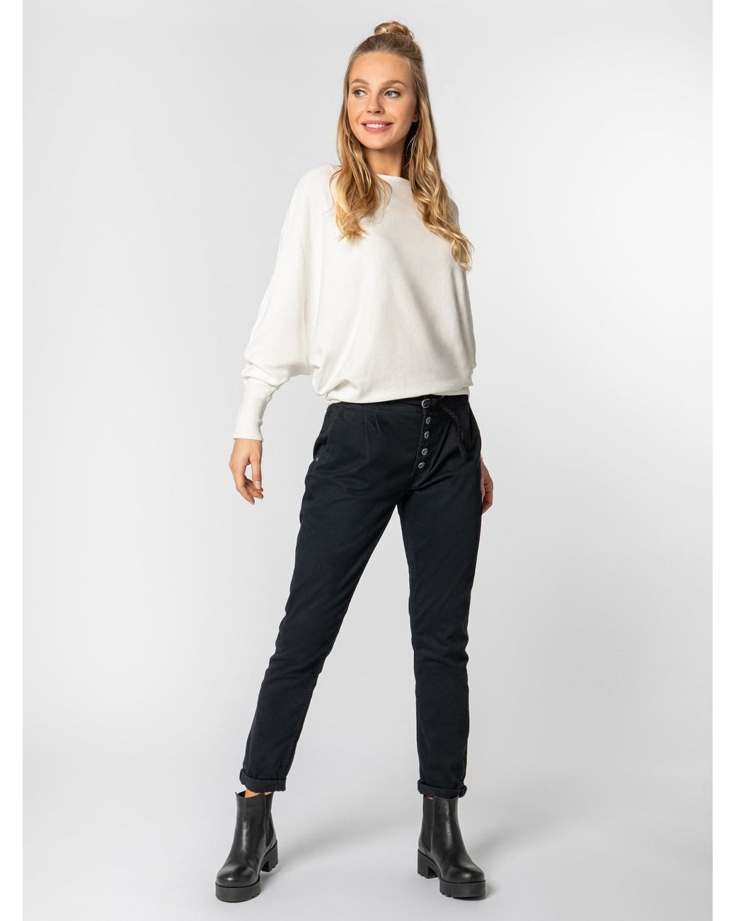 Sublevel White Pullover