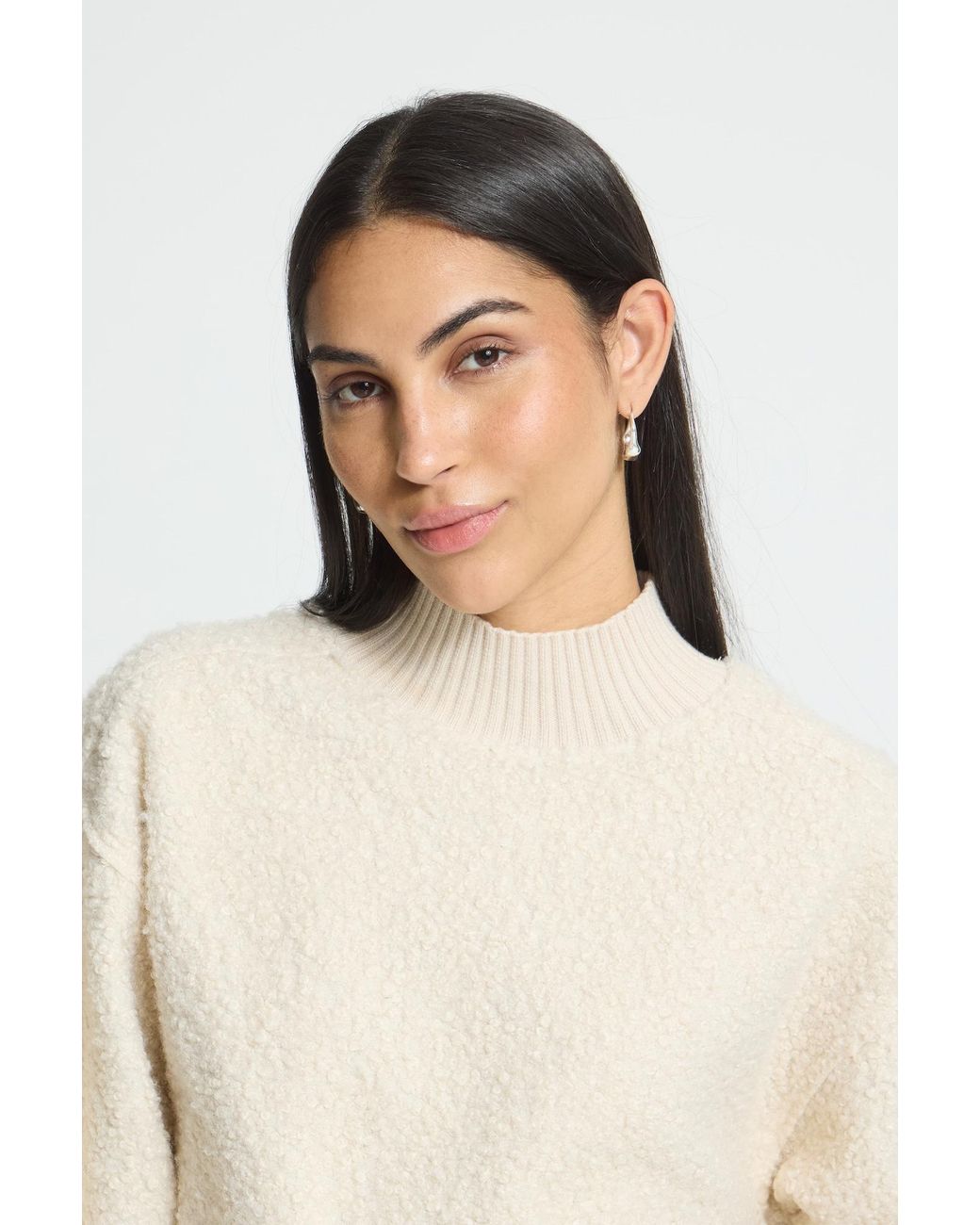 Ichi White Pullover Ihcurley