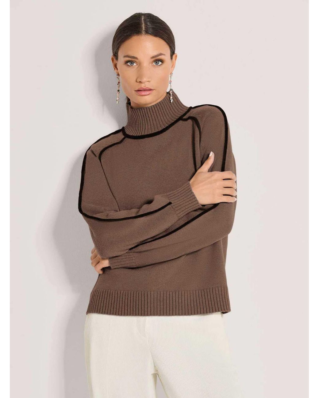 Madeleine Brown Pullover