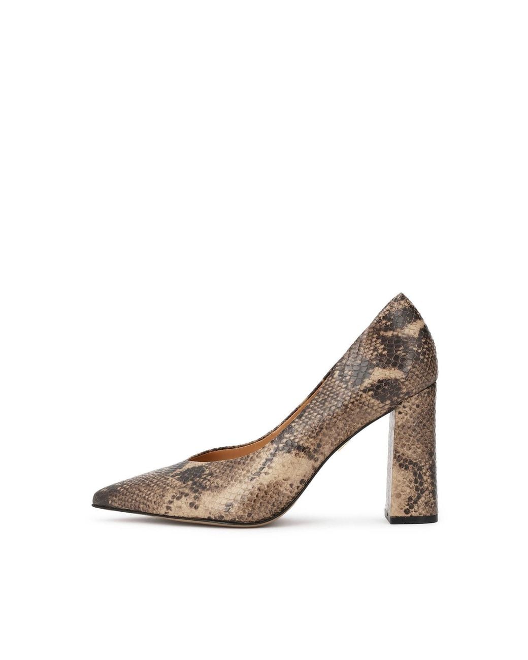 Kazar White Pumps