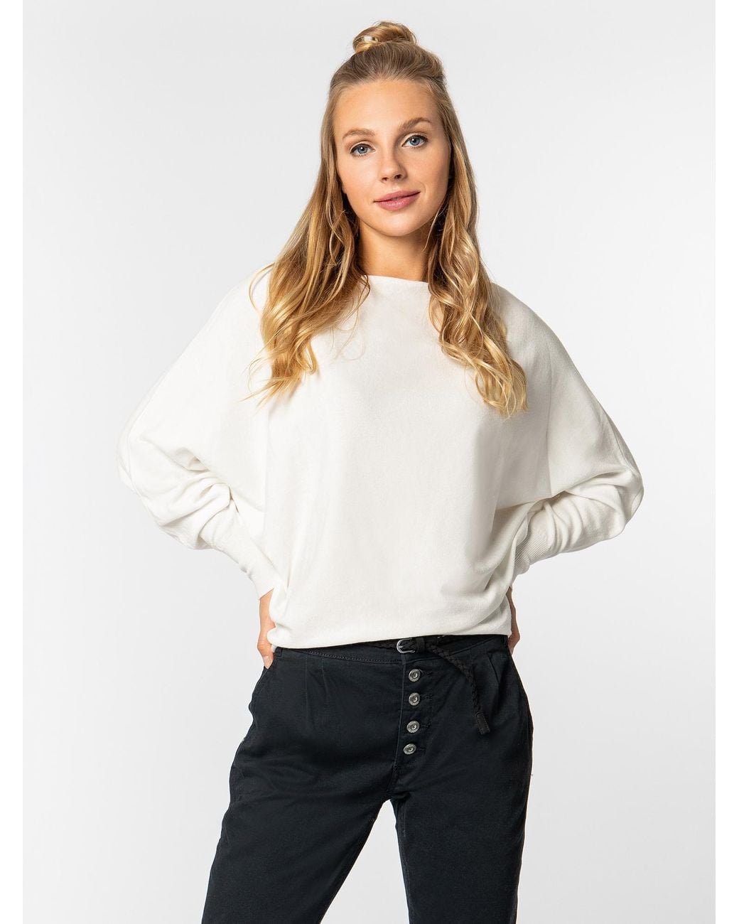 Sublevel White Pullover