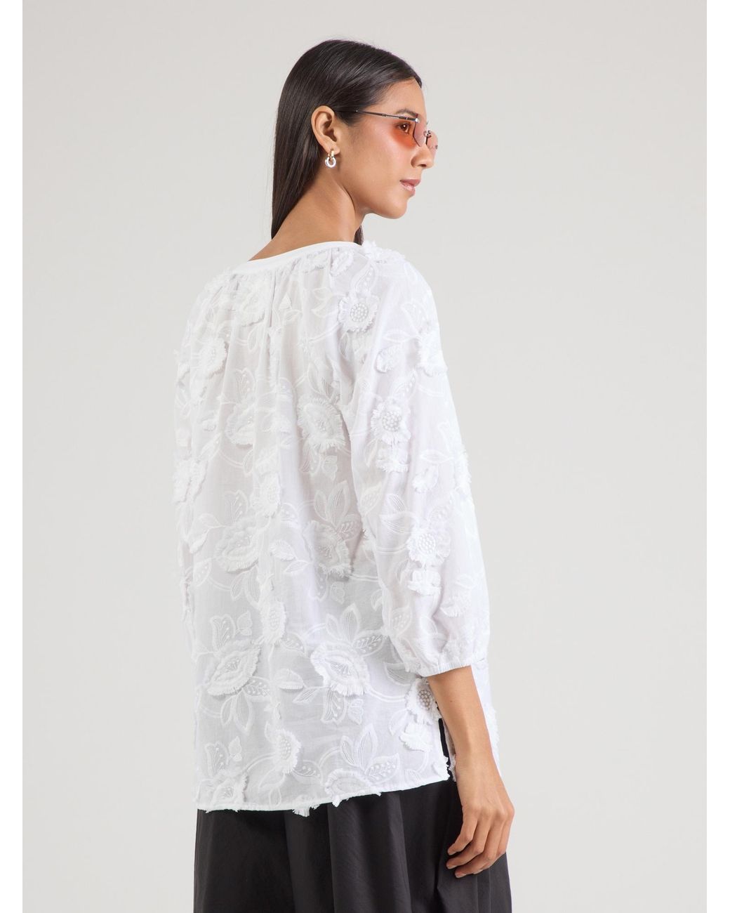 Comma, White Bluse