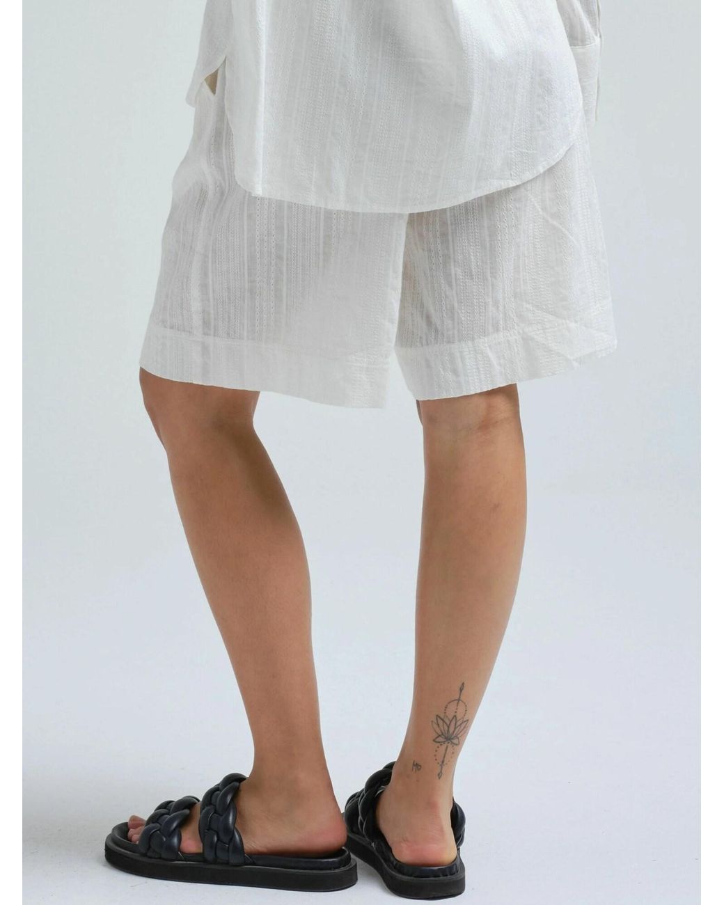 Seamless Basic White Shorts