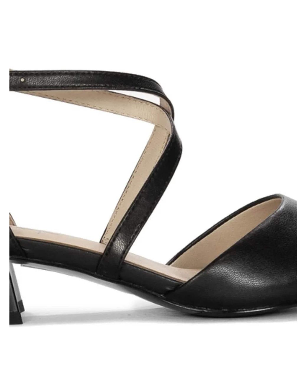 Maciejka Black Pumps