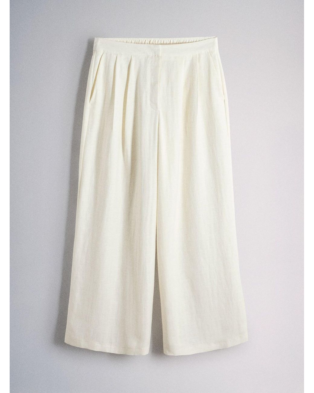 The Set White Hose