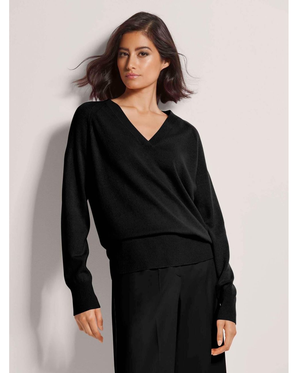 Madeleine Black Pullover