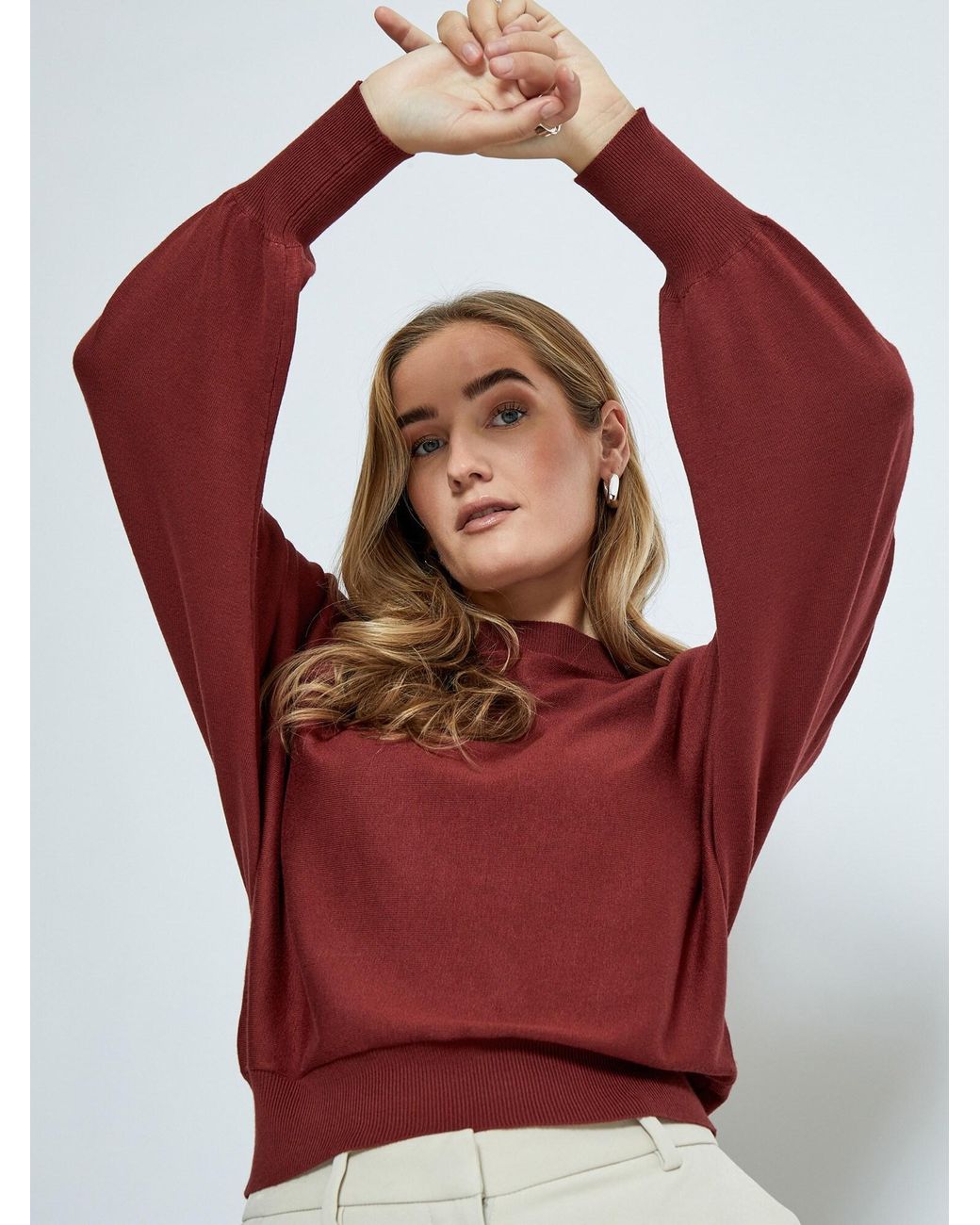 Minus Red Pullover Dana Bat