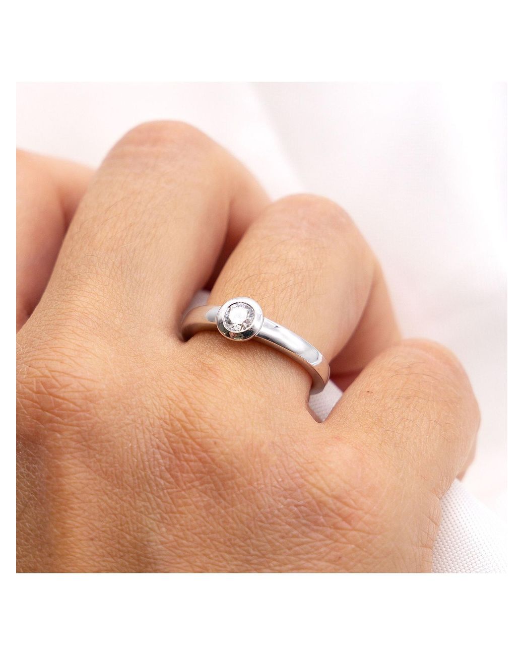 Zeeme White Ring