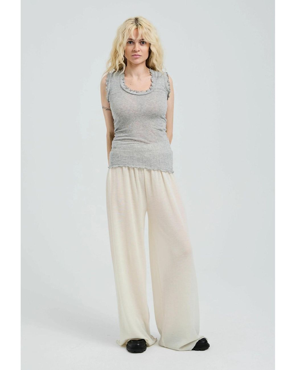 Seamless Basic Gray Top Flounce