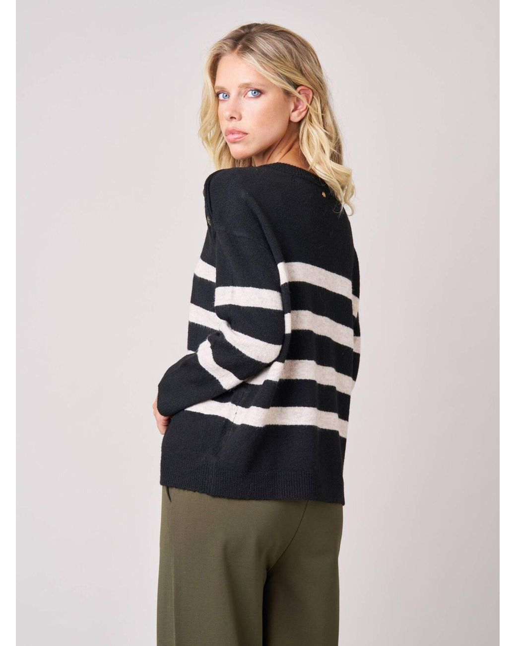 Deeluxe Black Pullover