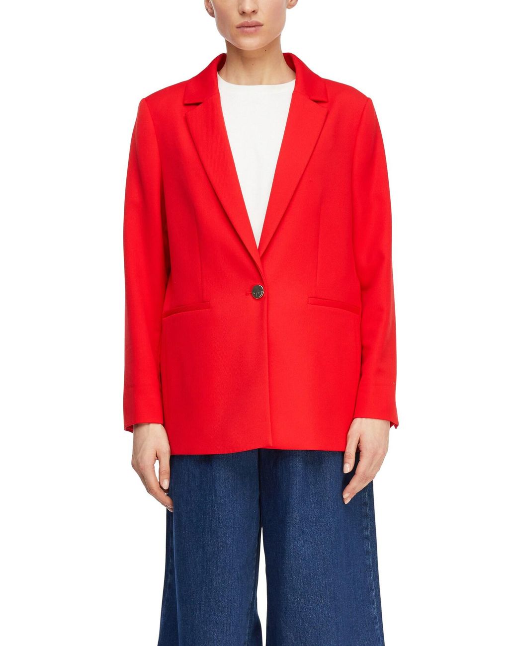 Comma, Red Blazer