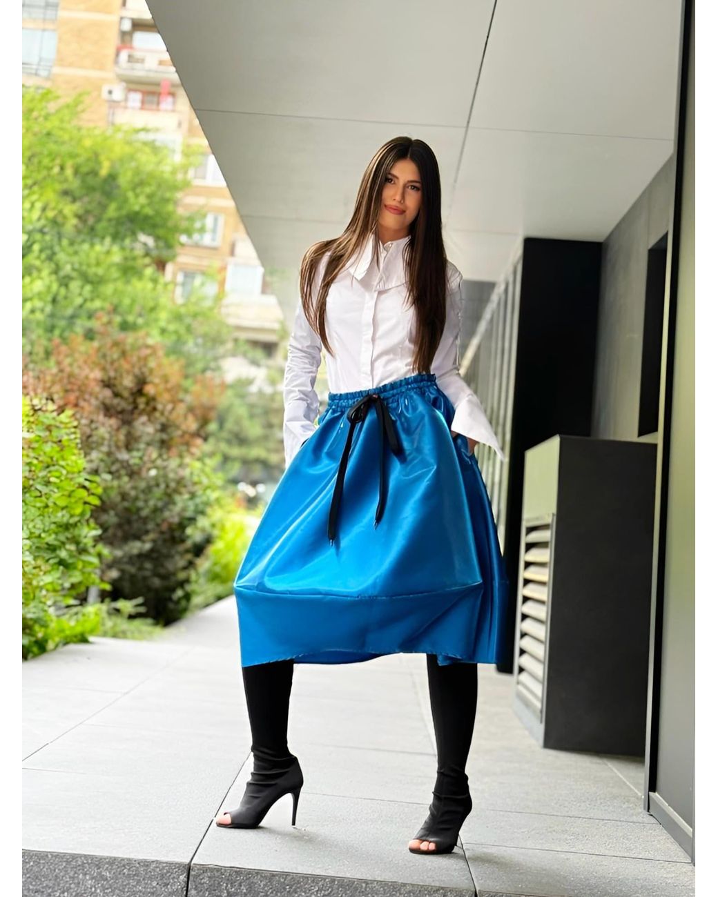 Unique Blue Rock Taffeta Balloon Skirt