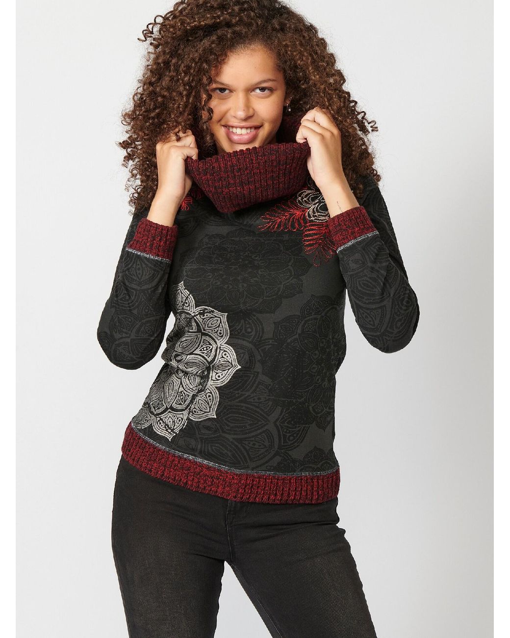 Koröshi Black Pullover