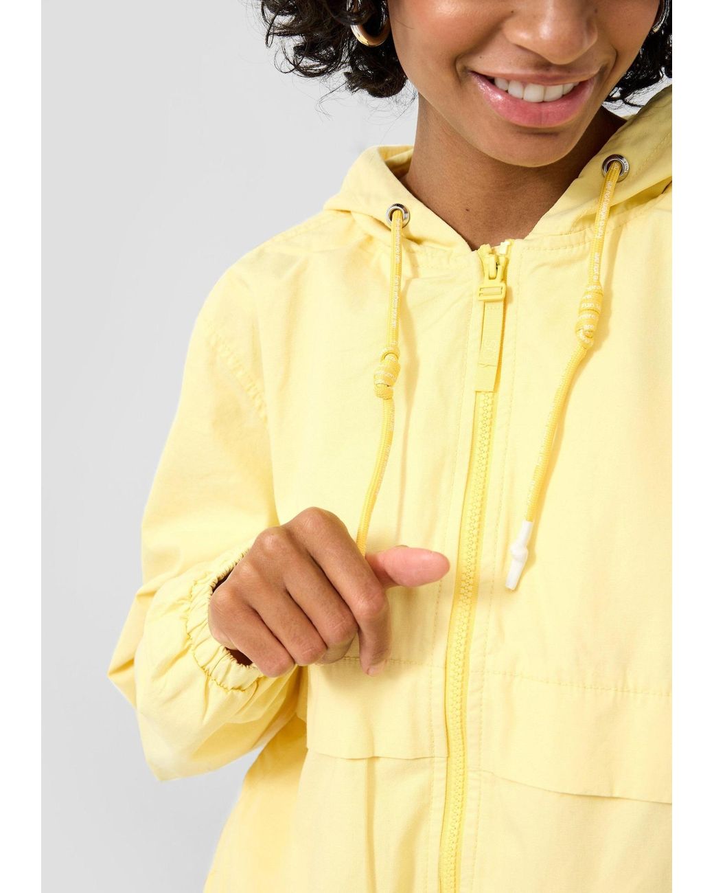 QS Yellow Jacke