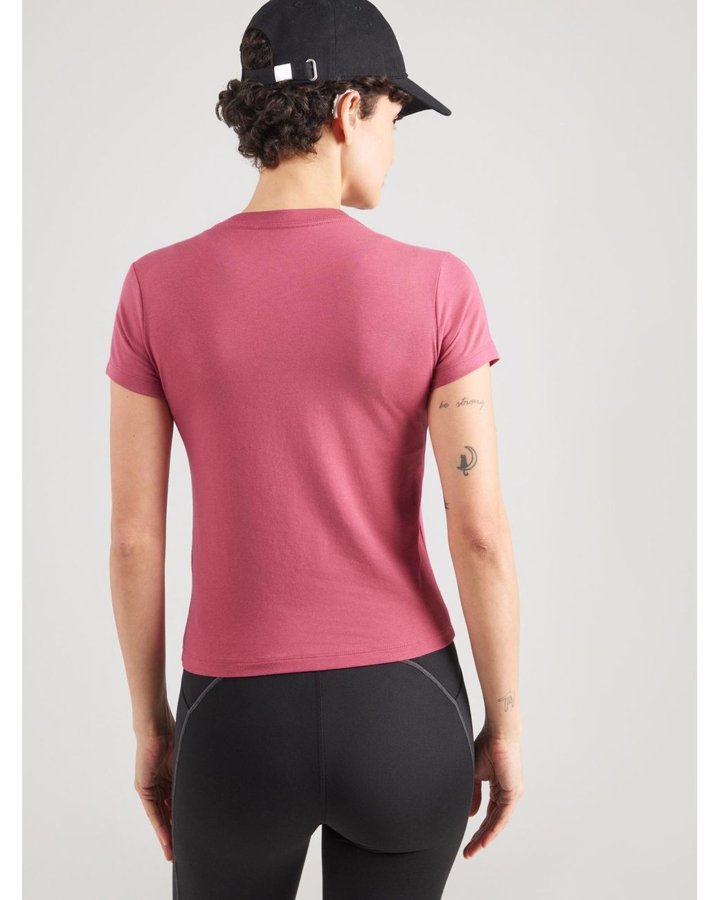 Nike Pink T-Shirt Chll