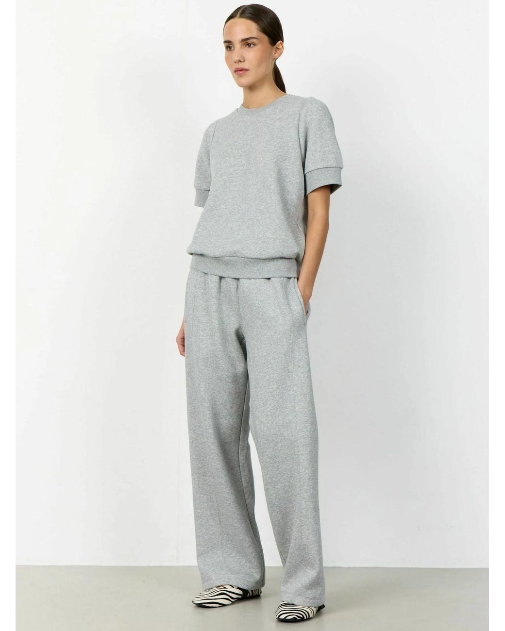 Levete Room Gray T-Shirt Lr-Nuka 19