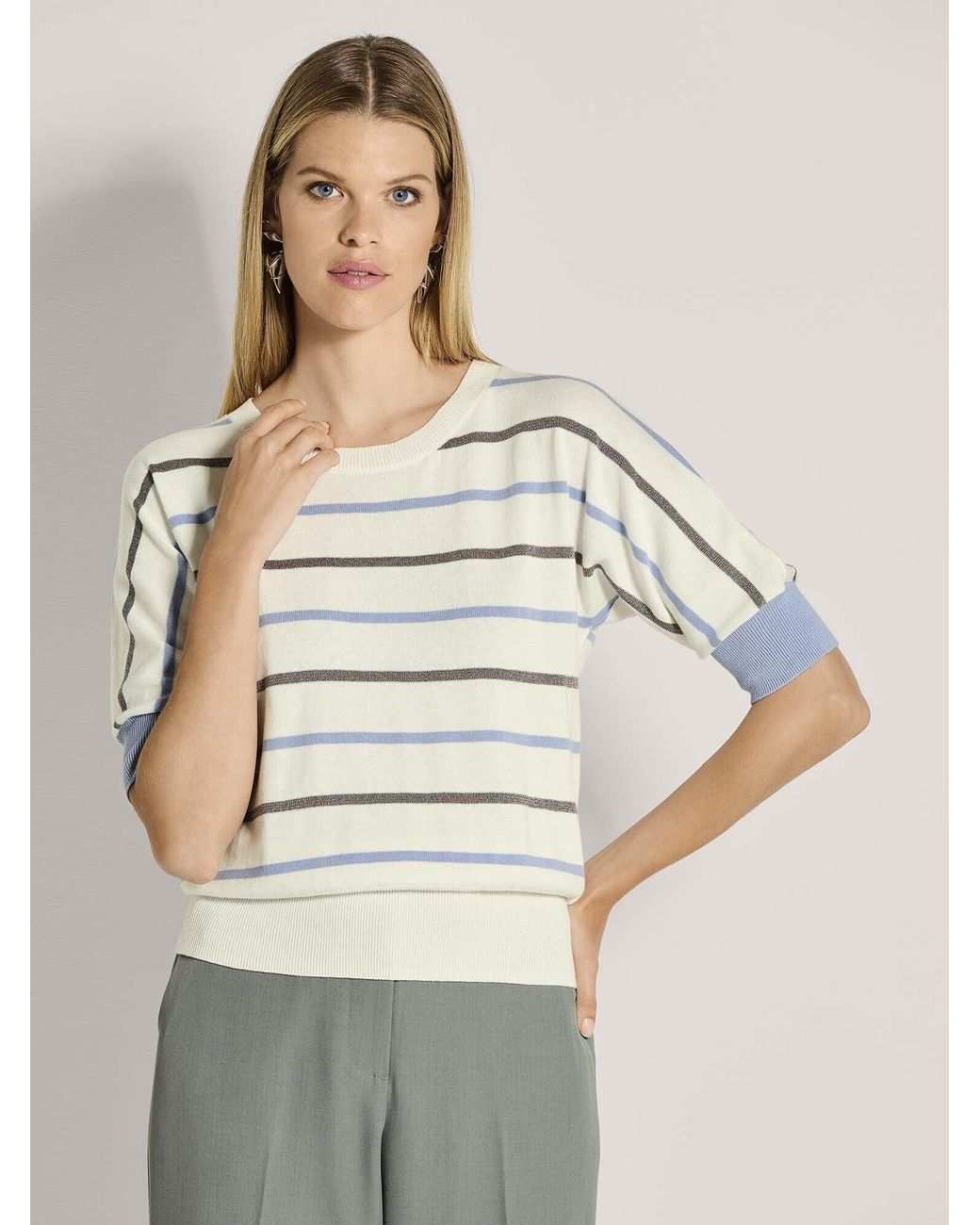 Madeleine White Pullover