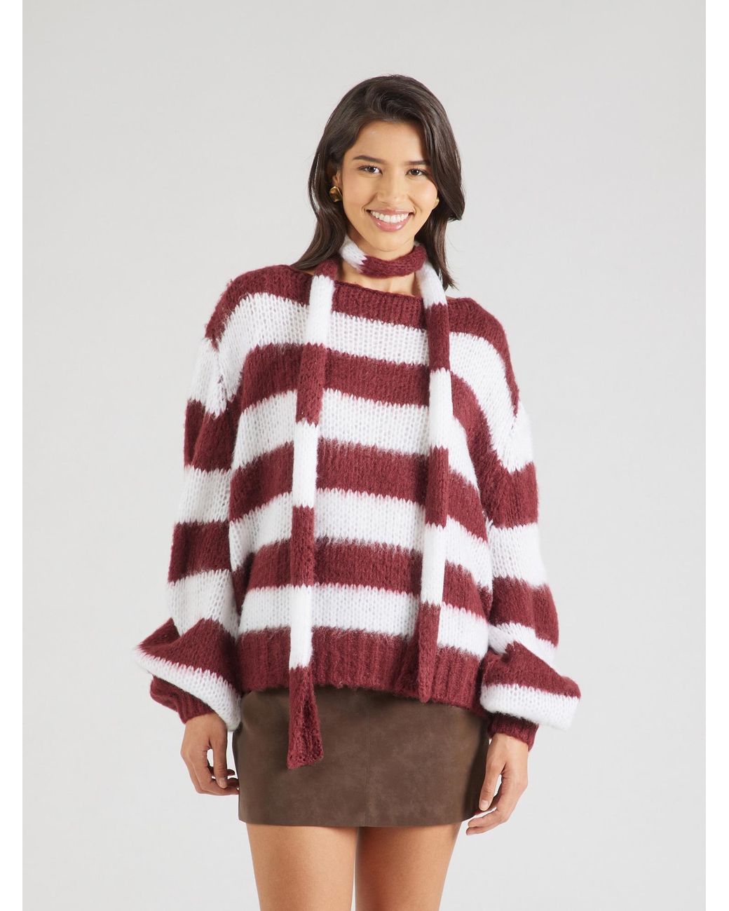 millane Red Pullover