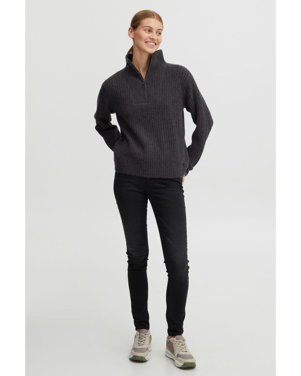 Oxmo Black Pullover Saline