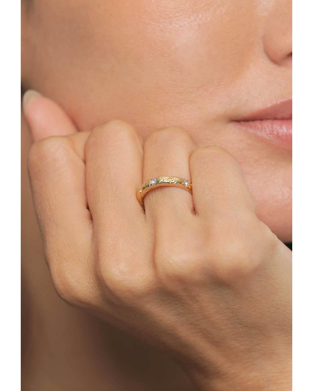 Haze & Glory White Ring Starlover