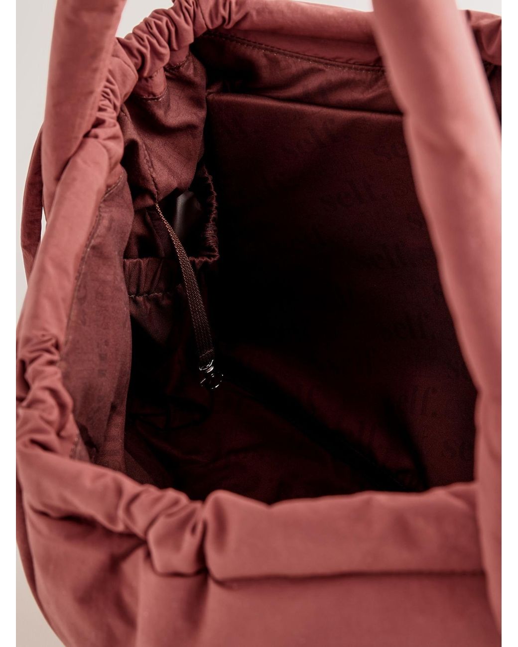 Self Red Shopper