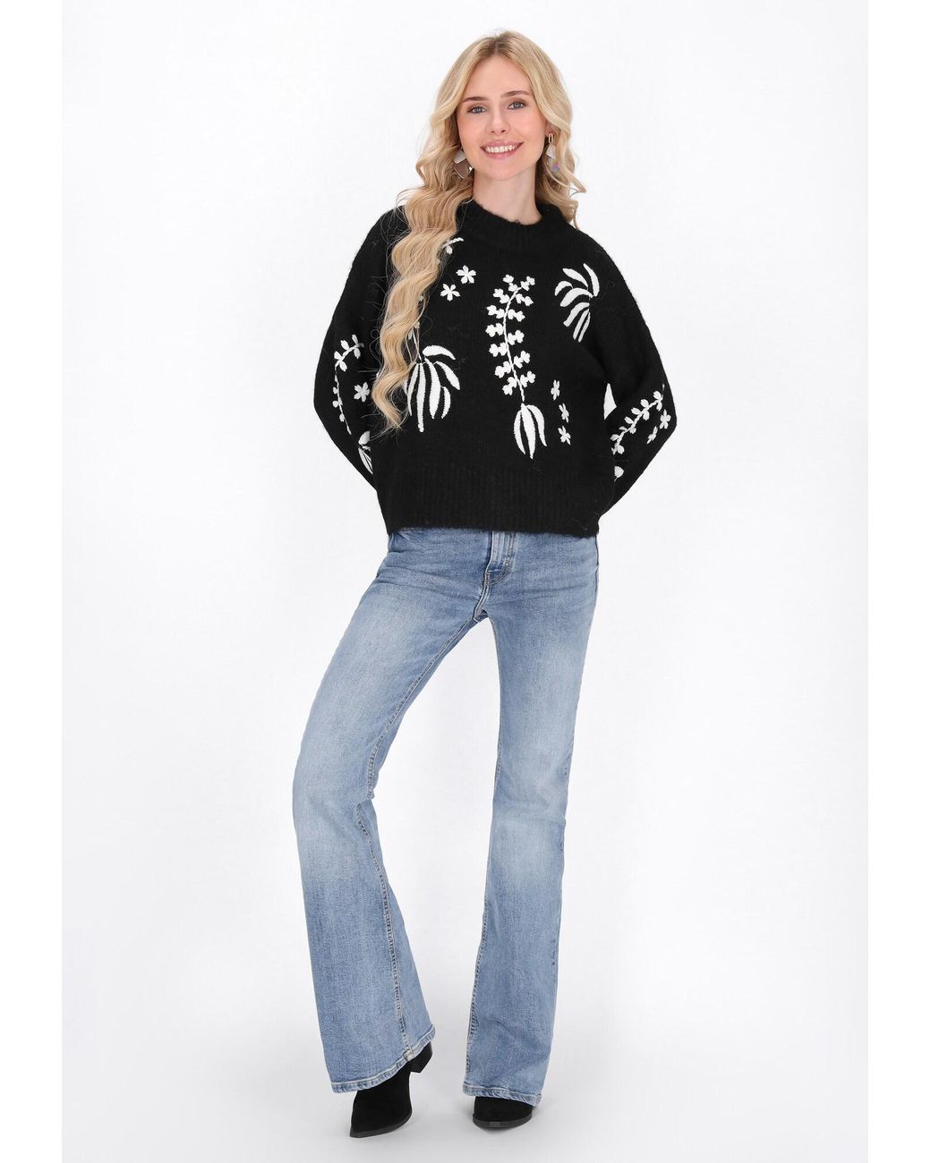 IZIA Black Pullover