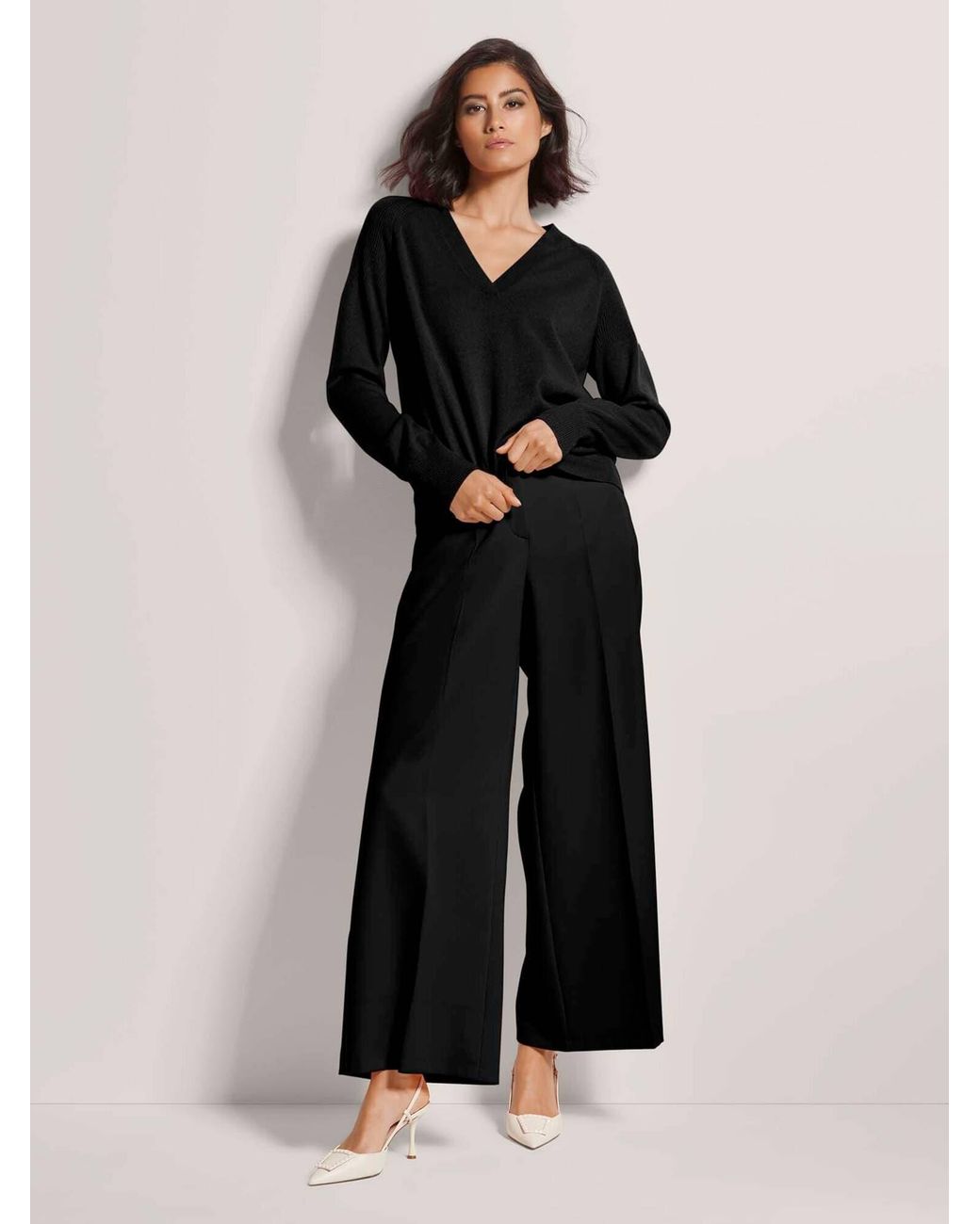 Madeleine Black Pullover