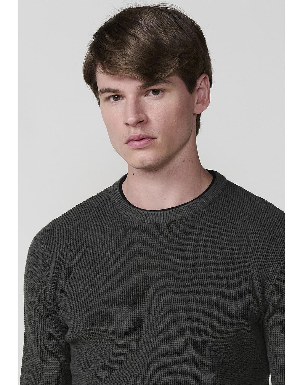 Koröshi Black Pullover