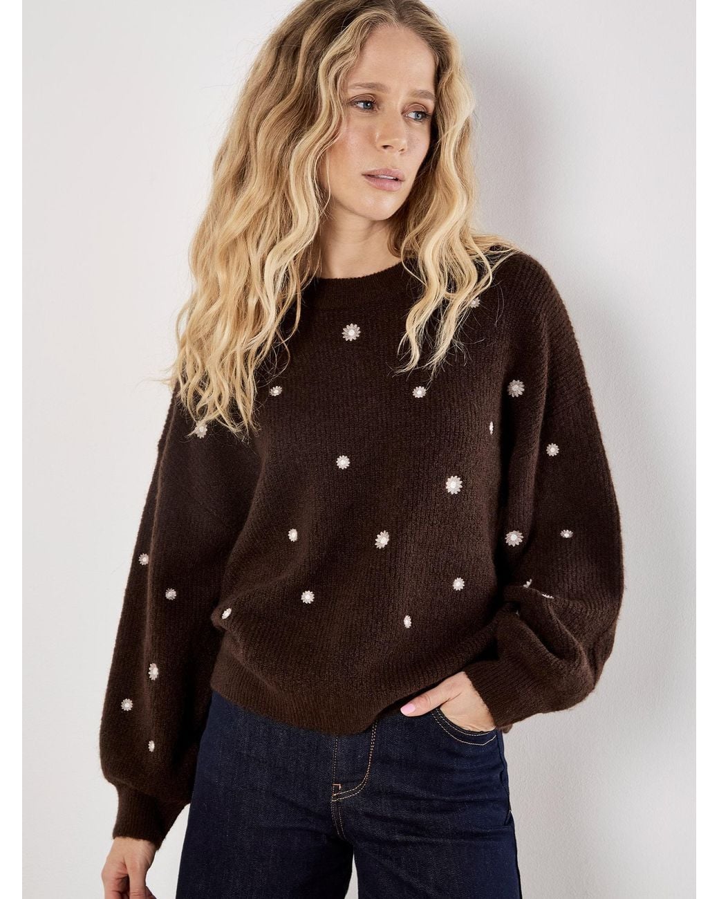 Apricot Black Pullover Daisy