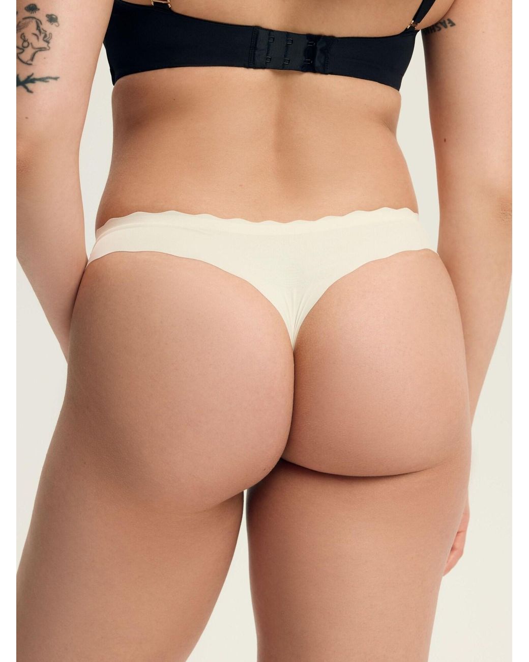 ESOTIQ Black String Panya