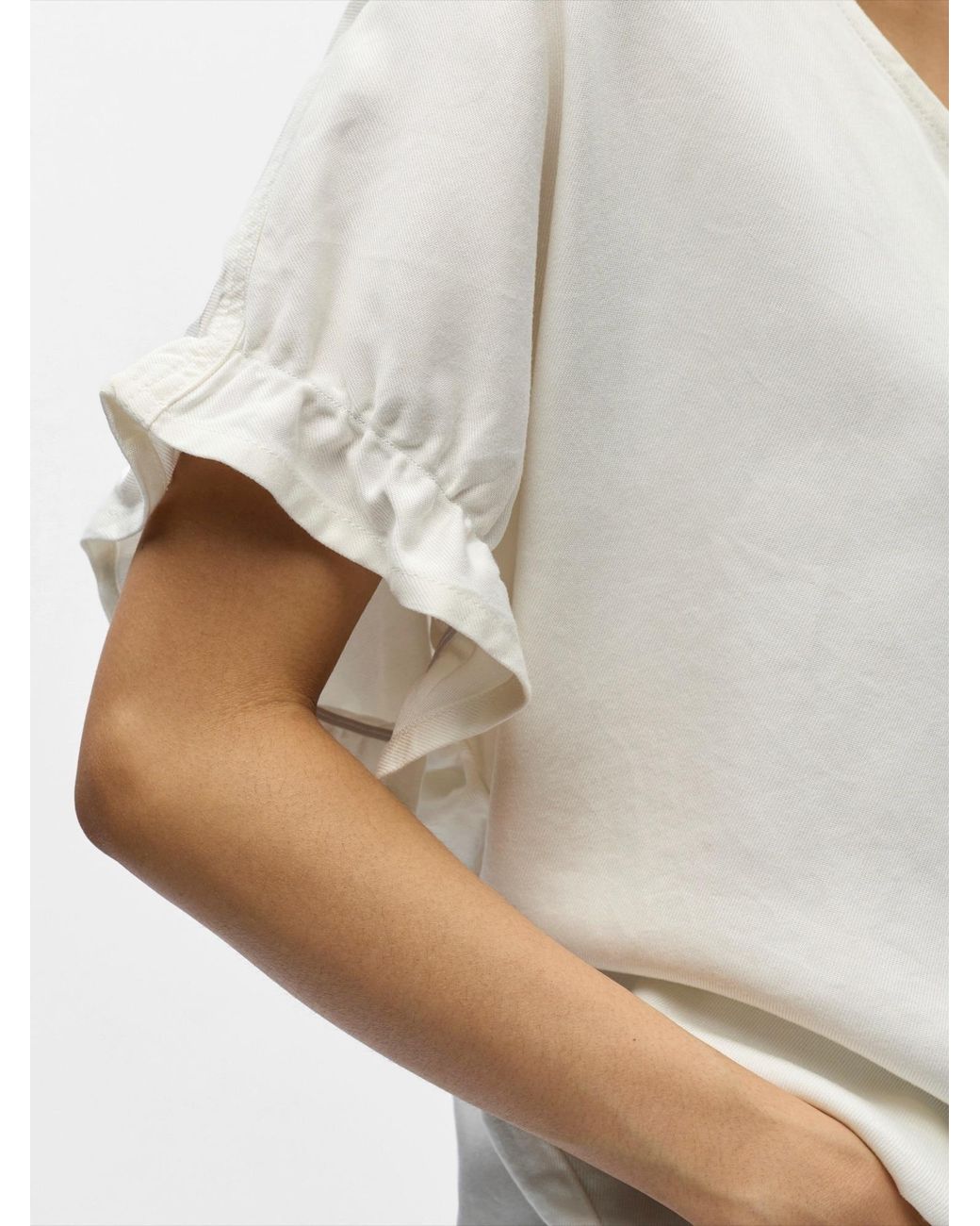 Object White Bluse Objframe